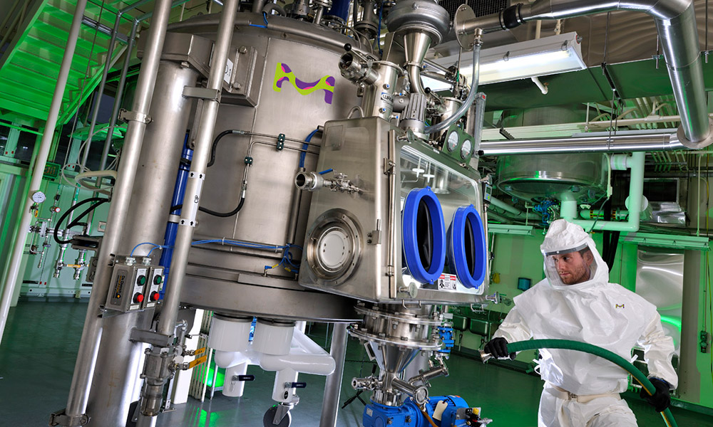 MilliporeSigma scientist produces a high potent drug linker payload for ADC treating different cancers. Photos Courtesy of BioForward and MilliporeSigma.